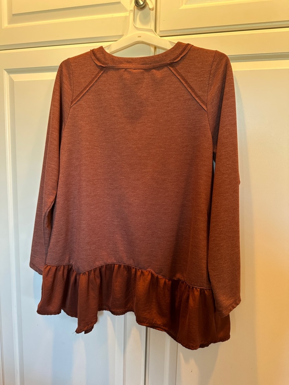 Long Sleeve Ruffle Hem Tunic Top - Rust with Pockets Rayon blend EUC Size M - Picture 7 of 7